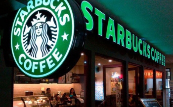 Những hạt cà phê lãng mạn và bí quyết đưa ly cà phê vào tiềm thức khách hàng của ông chủ Starbucks